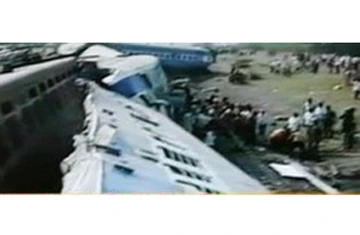 Tai nạn tàu lửa ở Ấn Độ ít nhất 25 người chết ảnh 1