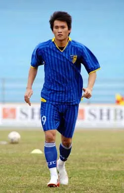 T&T Hà Nội tuy là tân binh nhưng lại là đội chịu chi nhất, đặc biệt là bỏ ra hơn tám tỷ đồng để có Công Vinh. Ảnh: QUANG THẮNG T&T Hà Nội tuy là tân binh nhưng lại là đội chịu chi nhất, đặc biệt là bỏ ra hơn tám tỷ đồng để có Công Vinh. Ảnh: QUANG THẮNG