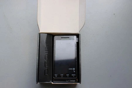 Đập hộp điện thoại Motorola Droid 2 mới “ra lò” ảnh 5 Đập hộp điện thoại Motorola Droid 2 mới “ra lò” ảnh 5