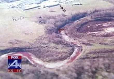 Phát hiện "dòng sông máu" ở bang Texas của Mỹ ảnh 1