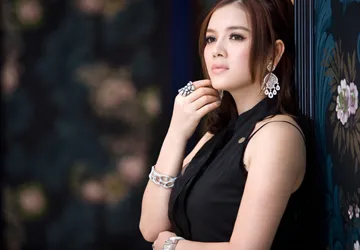 Lý Nhã Kỳ sốc khi bị đồn đã kết hôn ảnh 2 Lý Nhã Kỳ sốc khi bị đồn đã kết hôn ảnh 2