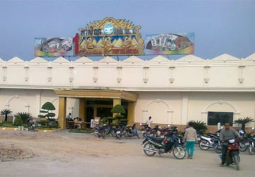 Vì sao "quý bà" mê đánh bạc? - Bài 4: Cuộc chơi chồng hờ vợ tạm ảnh 1