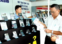 Máy tính giả bị phát hiện trên thị trường. Ảnh: Đ.TRÍ Máy tính giả bị phát hiện trên thị trường. Ảnh: Đ.TRÍ