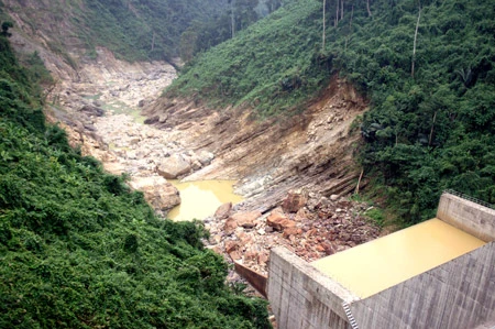 Miền Trung: Sông cạn - Núi mòn. Bài 1: Chảy đi sông ơi! ảnh 2 Miền Trung: Sông cạn - Núi mòn. Bài 1: Chảy đi sông ơi! ảnh 2