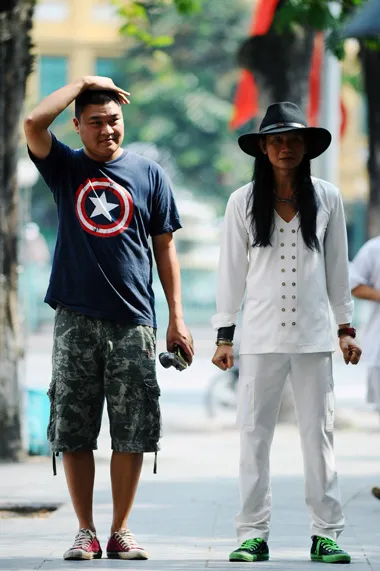 Đào Anh Khánh nhích từng cm quanh hồ Gươm ảnh 12 Đào Anh Khánh nhích từng cm quanh hồ Gươm ảnh 12