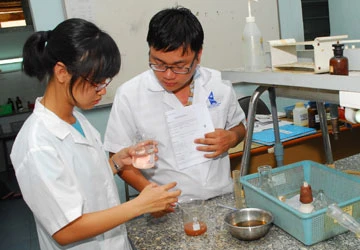 Tăng học phí để nâng chất lượng giáo dục ảnh 1