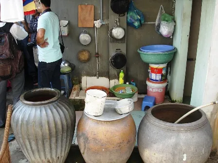 Bình Dương: Đột kích nơi bé gái 3 tuổi được tắm kiểu... “bạo hành” ảnh 1