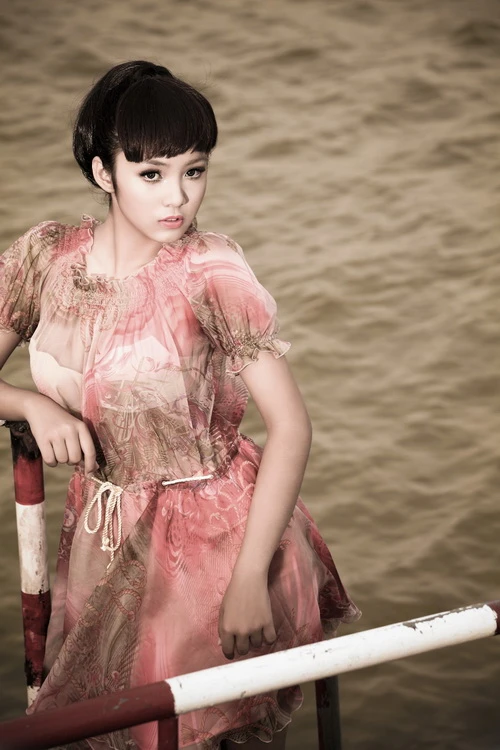 Bảo Trân khoe vẻ gợi cảm tuổi 13 ảnh 6