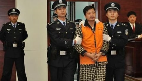 Trung Quốc: Đâm chết 8 học sinh, bác sĩ bị xử bắn ảnh 1