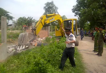 Mẹ con kiện nhau, người khác mất đất ảnh 1