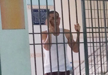 Đang khỏe, bị bắt vào bệnh viện tâm thần ảnh 1