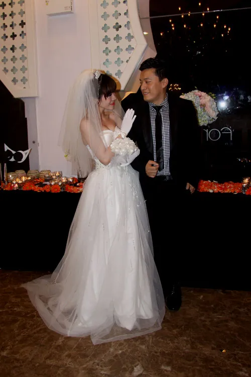 Lam Trường rạng rỡ bên "cô dâu" mới ảnh 3 Lam Trường rạng rỡ bên "cô dâu" mới ảnh 3