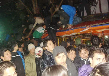 Lễ hội Đền Trần: Kịch bản mới, nỗi lo cũ ảnh 1