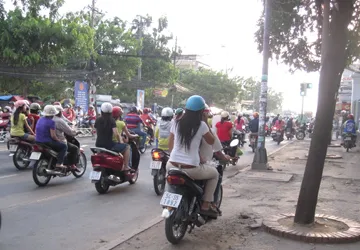 Xe vẫn leo lề ảnh 1 Xe vẫn leo lề ảnh 1