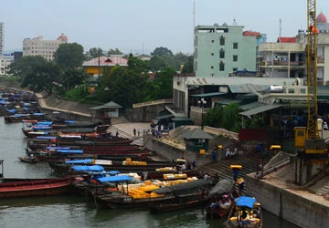 Hàng ngàn container “đắp chiếu” ở Móng Cái ảnh 2 Hàng ngàn container “đắp chiếu” ở Móng Cái ảnh 2