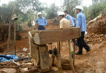 Quảng Nam quyết lập lại trật tự bãi vàng Bồng Miêu ảnh 1