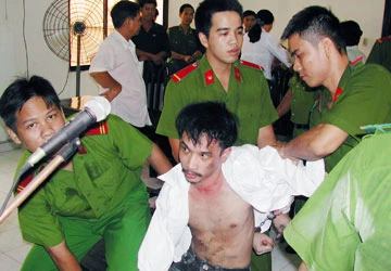 Coi tòa như cái chợ ảnh 1