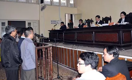 Trực tiếp phiên xử phúc thẩm sát thủ Lê Văn Luyện: Còn nhiều tình tiết khất tất chưa làm rõ ảnh 8 Trực tiếp phiên xử phúc thẩm sát thủ Lê Văn Luyện: Còn nhiều tình tiết khất tất chưa làm rõ ảnh 8