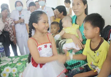 Hát cho bệnh nhân bớt đau ảnh 1 Hát cho bệnh nhân bớt đau ảnh 1