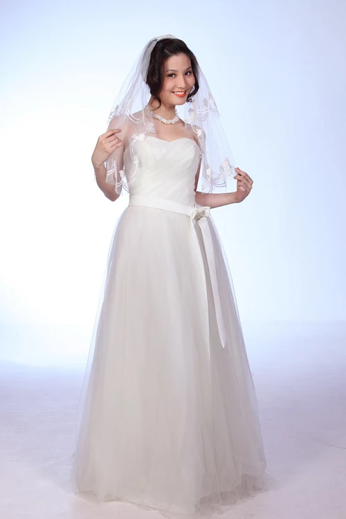 Diễm My 9X e thẹn khi làm cô dâu ảnh 1