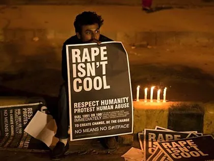 Đánh bom nhà nghi phạm hãm hiếp nữ sinh Ấn ảnh 1