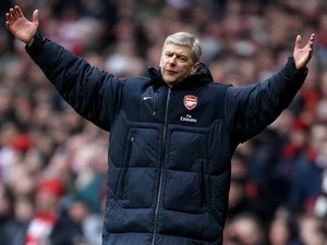 Wenger nổi giận với các quyết định của trọng tài ảnh 1 Wenger nổi giận với các quyết định của trọng tài ảnh 1