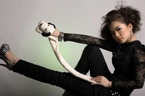 Lương Bích Hữu khoe hình ảnh phá cách ảnh 1