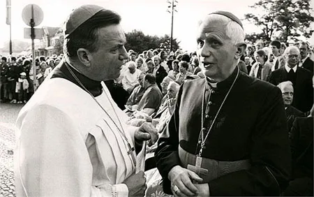 Nhìn lại cuộc đời Giáo hoàng Benedict XVI ảnh 5 Nhìn lại cuộc đời Giáo hoàng Benedict XVI ảnh 5