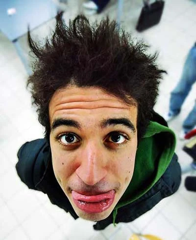 Ảnh chụp cận bằng ống góc rộng có thể đem lại những hiệu quả bất ngờ. Ảnh: Problogger.