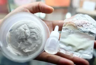 “Sốt” tẩy trắng da: đủ loại tai hại ảnh 1 “Sốt” tẩy trắng da: đủ loại tai hại ảnh 1