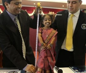 Cô gái thấp nhất thế giới ảnh 1