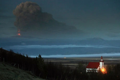 Hình ảnh về đợt phun tro bụi mới của núi lửa Iceland ảnh 9