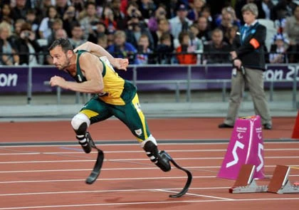 Người không chân Nam Phi Pistorius bị truất ngôi ảnh 1