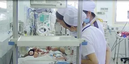 Người mẹ sinh 5 kiệt sức trong hạnh phúc ảnh 2 Người mẹ sinh 5 kiệt sức trong hạnh phúc ảnh 2