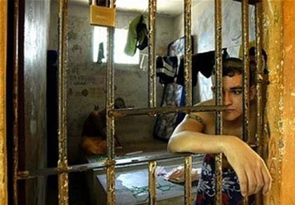 Brazil: 130 tù nhân tấn công quản giáo vượt ngục ảnh 1