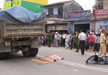 Vì sao xe tải nặng là “hung thần”? - Bài 1: Tài xế không nắm luật, kém kỹ năng ảnh 3