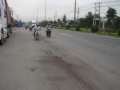 Truy tìm lái xe container gây chết người ảnh 1 Truy tìm lái xe container gây chết người ảnh 1