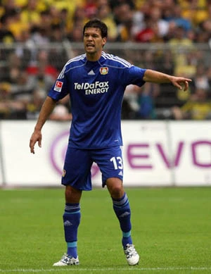 Ballack vắng mặt trong thành phần đội tuyển Đức ảnh 1