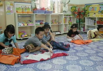 Bỏ tiền triệu học gấp chăn màn ảnh 1