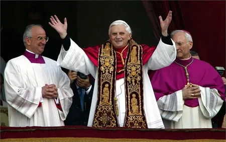 Nhìn lại cuộc đời Giáo hoàng Benedict XVI ảnh 2 Nhìn lại cuộc đời Giáo hoàng Benedict XVI ảnh 2