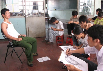 Tuyển sinh ĐH, CĐ 2011: Chọn trường, chú ý điều kiện riêng ảnh 1