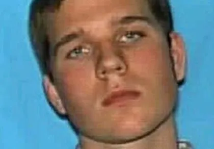 Sinh viên cướp xe, bắn chết cảnh sát rồi tự sát ảnh 1 Sinh viên cướp xe, bắn chết cảnh sát rồi tự sát ảnh 1