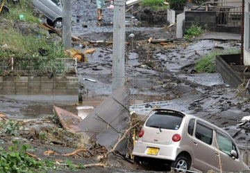 Lụt lớn ở Nhật và Trung Quốc ảnh 1 Lụt lớn ở Nhật và Trung Quốc ảnh 1