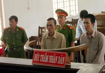 Vận chuyển ma túy, hai cha con người Campuchia lãnh án ảnh 1 Vận chuyển ma túy, hai cha con người Campuchia lãnh án ảnh 1