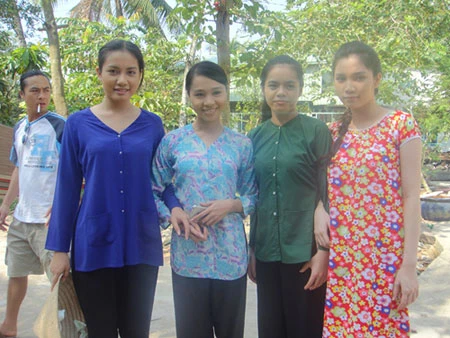 Thuyên Trang run khi hôn Lý Hùng ảnh 8