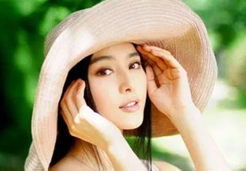 Phạm Băng Băng bị "anh chàng canh gà" cầu hôn ảnh 1