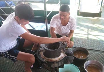 Cuộc sống “tự cấp, tự túc” ngoài khơi ảnh 6 Cuộc sống “tự cấp, tự túc” ngoài khơi ảnh 6