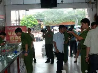 Điều chưa biết trong vụ cướp tiệm vàng ảnh 2 Điều chưa biết trong vụ cướp tiệm vàng ảnh 2