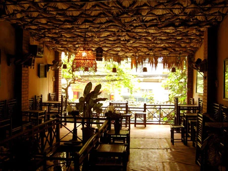 3 nơi không thể không đến trong ngày giỗ Trịnh ảnh 2