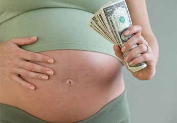 Thế giới cũng mâu thuẫn về "nghề đẻ thuê" ảnh 1